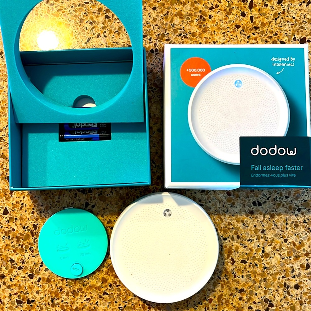 Dodow Fall Asleep Faster Sleep Aid Device Insomnia Relief Livlab, Preowned